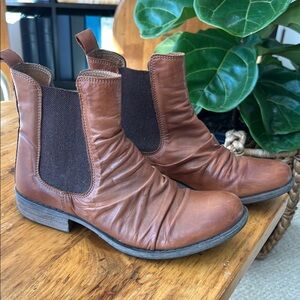 Miz Mooz Brown Leather Ankle Boots Size 8.5